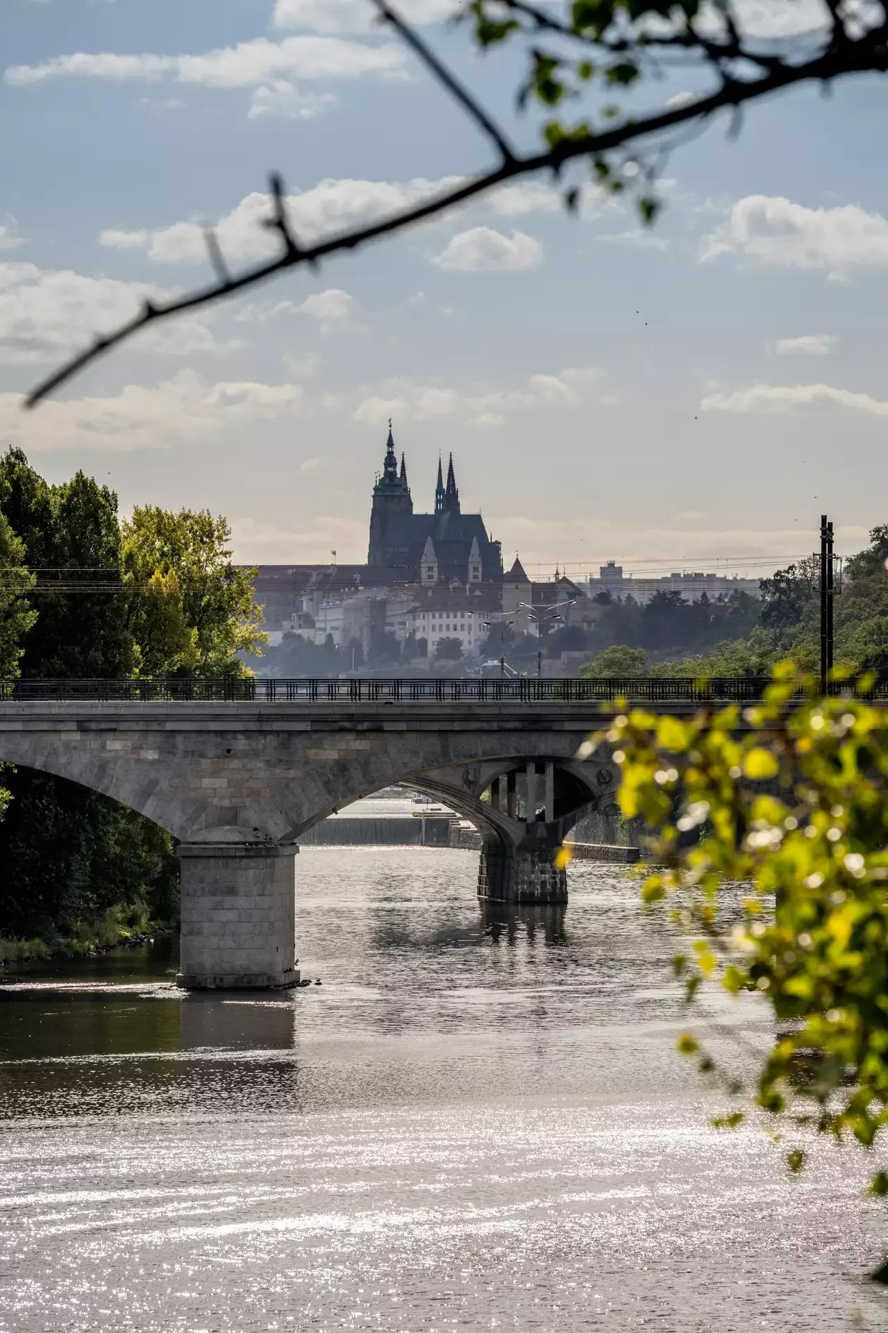 Pražský hrad zblízka - výhled na Pražský hrad a další památky